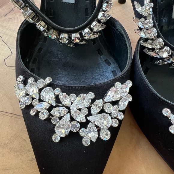 Manolo Blahnik Lurum Satin Mules - Picture 9 of 10